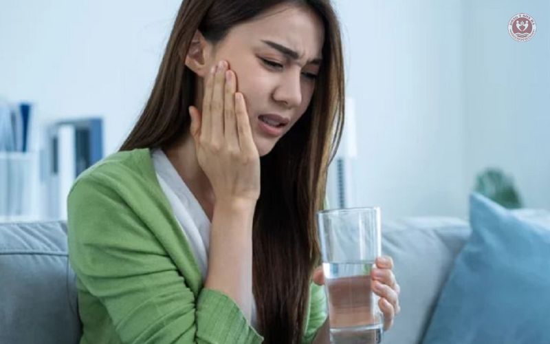 1. Súc miệng với nước muối