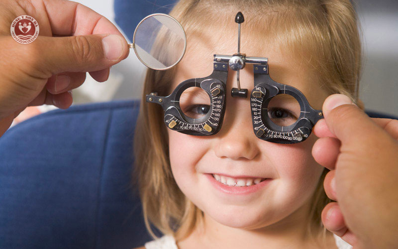Cách điều trị mắt lác ở trẻ nhỏ